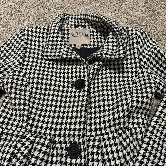 Bitten by Sarah Jessica Parker Black and White Pea Coat Like New! - Picture 5 of 5